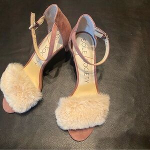 NWOT Sole Society Faux Fur Ankle Strap Heels Size 8